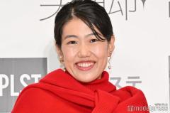 横澤夏子、3人の娘たちとの手つなぎショット公開「可愛い後ろ姿」「元気もらえる」の声