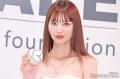鈴木えみ、美デコルテに5億円超ジュエ..