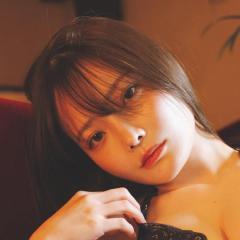 “あざとさの天才”新谷姫加、大人っぽい表情で魅了するグラビアのイメージ画像
