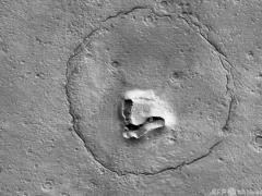 火星に「クマ」⁈ NASA探査機が撮影のイメージ画像