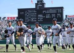 甲子園の劇的逆転に騒然「有明すごすぎる」「ほんとに初出場？」 8強入り、熊本に勇気与える旋風のイメージ画像