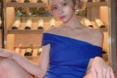 紅羽祐美、お酒とM字