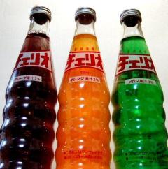チェリオの「自販機飲料」フタにカビ   79万本自主回収、製造中止へ「心よりお詫び」
