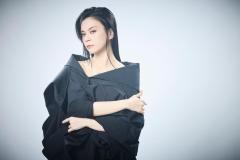 小柳ゆきが春の到来を予感させる新曲「薄氷ノ花」をリリース