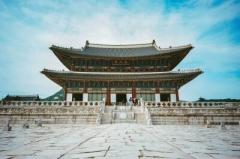 韓国の李大統領が景福宮で中国人観光客と自撮り、中国で話題にのイメージ画像