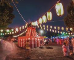 夏祭りで“フェス”さながらに騒ぐ外国人観光客に地元の人たちが困惑「和やかな雰囲気が台無し」