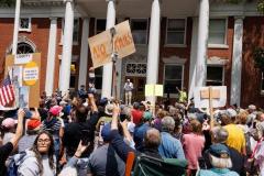 「王様はいらない！」軍事パレードを前に、全米各地で反トランプ・デモのイメージ画像