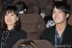 菅野美穂＆赤楚衛二、サプライズで客席内“こっそり”侵入 会場どよめく【近畿地方のある場所について】