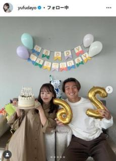 サッカー日本代表・上田綺世選手の美人妻、夫婦弾丸旅行の写真公開「笑顔いっぱい」「夏らしくて素敵」の声