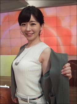 松尾由美子ｱﾅ、美乳くっきりの姿に熱視線!｢年々キレイに｣
