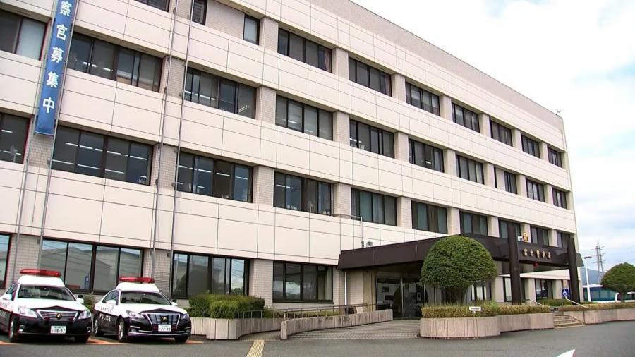 「別の店での万引き犯が来店した」ドラッグストアでウイスキー4点を盗んだか...27歳派遣社員の男を逮捕 販売価格は計約23000円＝静岡県警