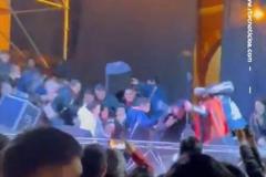ペルーの学校でイベント中にステージが崩壊、少なくとも12人が負傷【動画】のイメージ画像