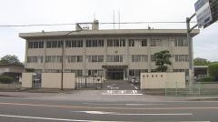 パトカーから逃走中に事故 ガードレールに衝突 呼気から基準値超えるアルコール 自称飲食店従業員が運転の軽乗用車 福岡・飯塚市