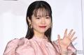島崎遥香、ミニスカで美脚披露「雑誌..