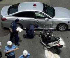 大阪府警の覆面パトカーが衝突、バイクの男性死亡…信号無視の車追跡中に交差点進入 大阪市のイメージ画像
