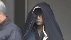 事件現場で警察官2人が拳銃を構える イオンモールの“刃物男”を殺人予備容疑などで送検 元交際相手と金銭トラブル 福岡・福津市のイメージ画像