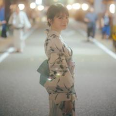 秋元真夏フォトブックより浴衣＆水着カット解禁のイメージ画像