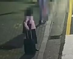 名門大生殺人事件、容疑者の20代女がタクシートランクに入れた旅行かばんから液体…”血痕”確認した運転手が通報
