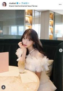 人気YouTuber・Rちゃん、美バストのぞく大胆ドレス姿公開「セクシー」「おしゃれで素敵」と反響のイメージ画像