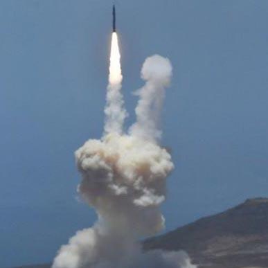 米国 大陸間弾道ミサイル追撃実験「成功」と発表