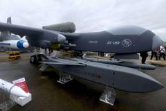中国軍が巨大なドローン空母を開発、小型UAVを最大100機搭載可能のイメージ画像