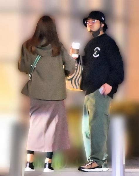 【熱愛発覚】R-指定[Creepy Nuts]とグラドル江藤菜摘が同棲中!?スタバデートを激写される