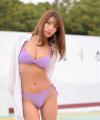 橋本梨菜、水着×彼シャツで圧巻の美..