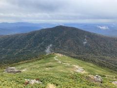 早池峰山から見下ろす山々
