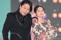 狩野英孝＆ベッキー「関コレ」シークレット登場 ABEMA「チャンス学校チェンジ科」発・美女ユニット「CHANCE GALs」パフォーマンスで会場盛り上げる【関コレ2025S/S】