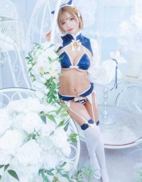 “脚が本体のギャルコスプレイヤー”かえるちゃん、チャイナ風コス姿で魅惑の美脚披露「もう夢中」「かわいくて綺麗」