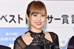 菊地亜美、娘から“ポーズ指定”親子2ショットに「流行を熟知してる」「可愛すぎ」と反響