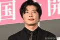 田中圭主演舞台、千穐楽迎え笑顔の集..