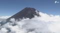 「もう無理です」富士山で84歳の登山者を救助 疲労で動けず...山岳遭難救助隊員が背負って下山＝静岡県警