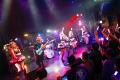 「油を撒いて火をつけた」ライブでの..