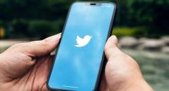 【Twitter】タイムラインの「トピック」が邪魔！非表示にする方法を画像付きで解説
