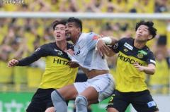 2位柏、猛攻実り3連勝！細谷真大が岡山の堅守をこじ開け…ジエゴがダメ押し弾のイメージ画像