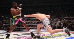 【RIZIN】朝倉未来 メイウェザーをバクらせ健闘もTKO完敗【動画で検証】花束投げ捨てた人物の言い分とは？