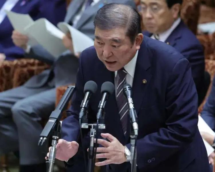 石破首相、3千万円の「闇献金」疑惑否定 文春に証言男性との面会「記憶にございません」