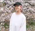 平子理沙、ナチュラルメイクのメガネ..