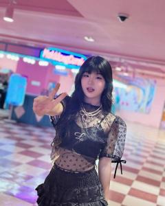 「タンタンフルフル」中毒性が凄いTikTokダンス、踊るのは“12歳小学生” 両親が芸能人で話題