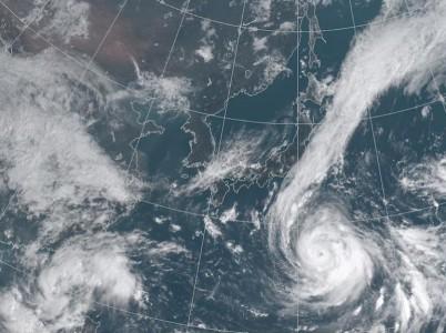 大型台風15号 週末にかけて三陸沖を北上 16号も発生