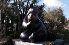 フランス生まれのパンダ「圓夢」のモニュメントがボーバル動物園でお披露目