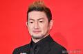 中村獅童、次男の誕生日会で親子3ショ..
