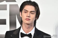 タイのスター俳優・ブライト、新設「ベスト・アジアン・エンターテイナー賞」受賞 日本のファンにメッセージ「いつも私の原動力」＜GQ MEN OF THE YEAR 2023＞