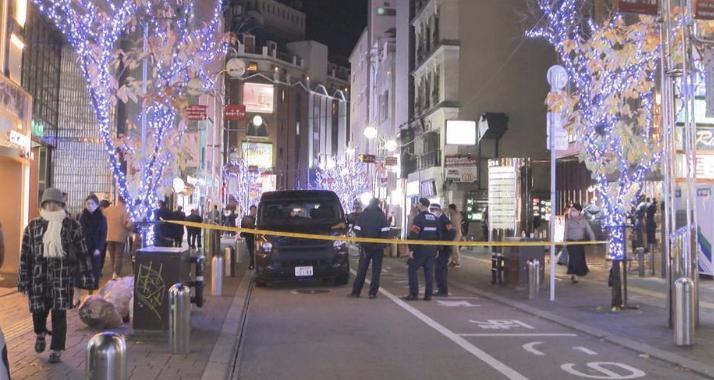 「事故を起こした人がケンカ」ライトバンが中洲の街灯に衝突しながら逃走 基準値の3倍超のアルコール 福岡