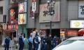すし店従業員、首刺され死亡 同僚の男確保、逮捕へ 東京・池袋