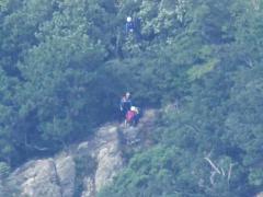 登山中の男性がクマに襲われ藪の中に引きずりこまれる"安否不明"に…警察がハンターと共に現場へ急行＿斜里町・羅臼町側とも登山道閉鎖されるも登山者多数、知床五湖の施設も閉鎖＜北海道羅臼岳＞