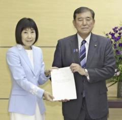 キャリア官僚の初任給３０万円超、優秀な人材確保へ…人事院勧告に首相「民間の賃上げ状況を反映」のイメージ画像