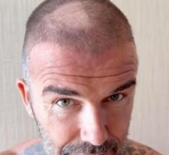 ベッカム、ヘアカットで頭頂部に“悲劇”…妻「正直に言うけど、ひどいわ」