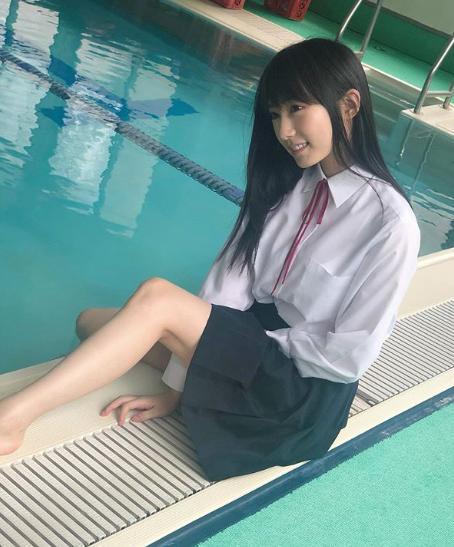 NMB48の横野すみれ（19）スケスケの制服姿がけしからんと話題に